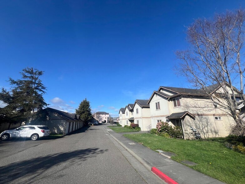 More Photos Of 3200 Matthew Ln, Fortuna Apartments For Sale