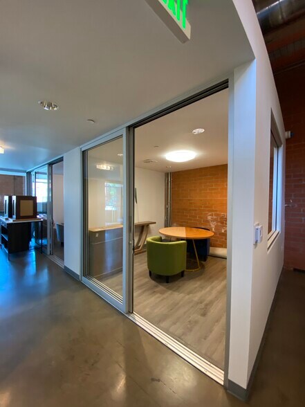 More Photos Of 1730-1738 Berkeley St, Santa Monica Loft Creative Space For Lease