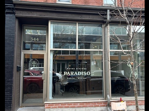 Primary Photo Of 344 Av Victoria, Westmount Storefront Retail Residential For Lease