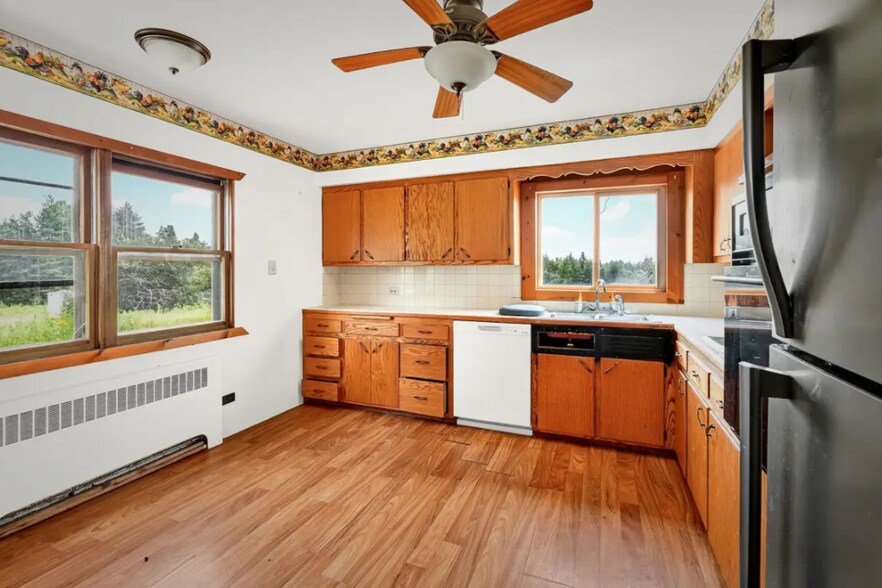 More Photos Of 5340 Bridge Rd, Mc Naughton Storefront Retail Residential For Sale