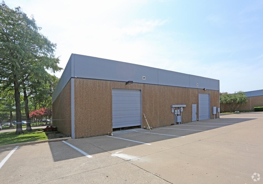 More Photos Of 8616 Freeport Pky, Irving Unknown For Lease