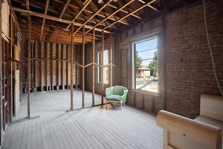 More Photos Of 479 B St, Biggs Storefront Retail Office For Sale