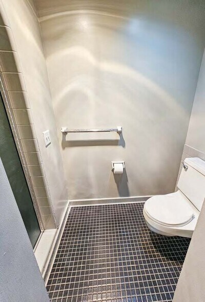 More Photos Of 1647 S Cove Blvd, Toledo Apartments For Sale