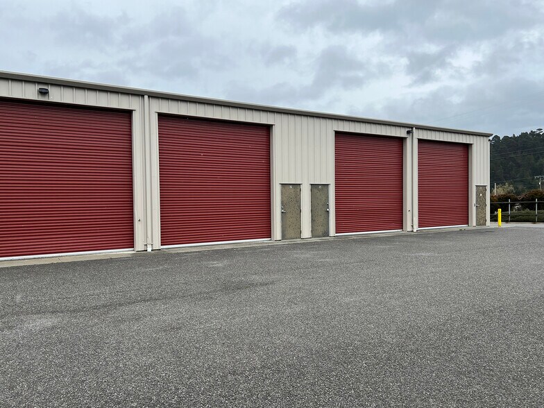 More Photos Of 100 Airport Rd, Fortuna Warehouse For Lease