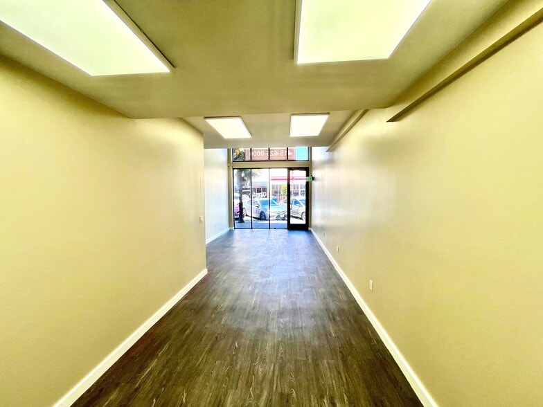 More Photos Of 1821 Irving St, San Francisco Storefront For Lease