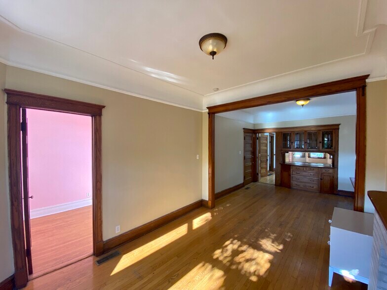 More Photos Of 2439 N Seminary Ave, Chicago Apartments For Sale