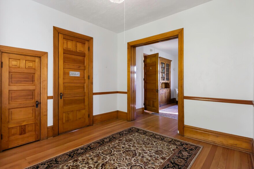 More Photos Of 511 S Main St, Springville Freestanding For Sale