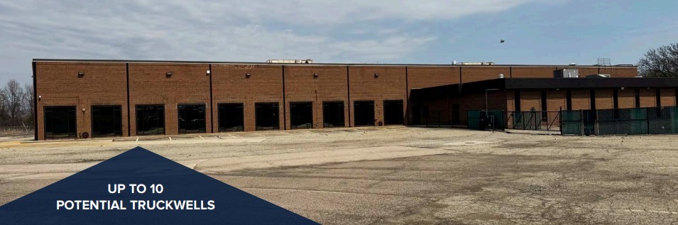 More Photos Of 15200 N Commerce Dr, Dearborn Warehouse For Lease