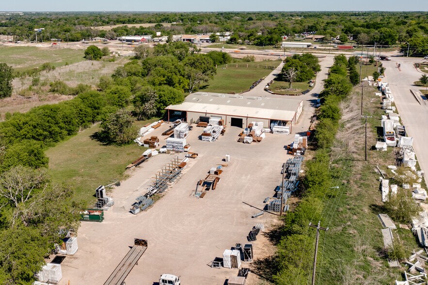 More Photos Of 2462 E University Dr, McKinney Warehouse For Sale