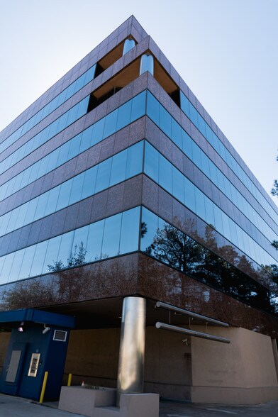 More Photos Of 4245 N Central Expy, Dallas Loft Creative Space For Lease