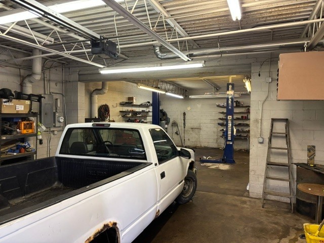 More Photos Of 5614 W Hampton Ave, Milwaukee Auto Repair For Lease
