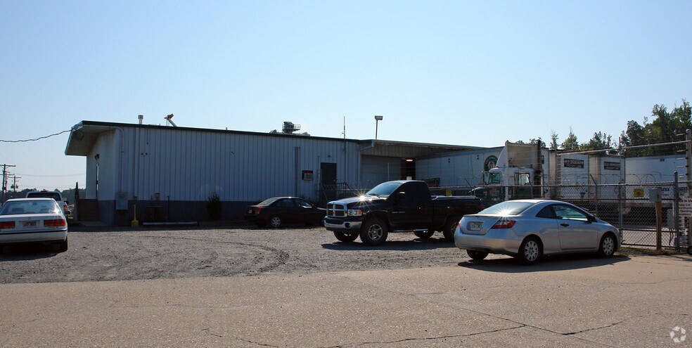 More Photos Of 521 Delta Dr, Little Rock Distribution For Sale