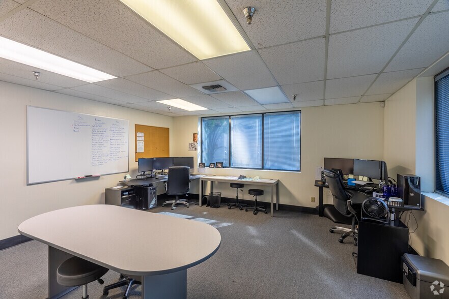 More Photos Of 6459 Box Springs Blvd, Riverside Manufacturing For Lease