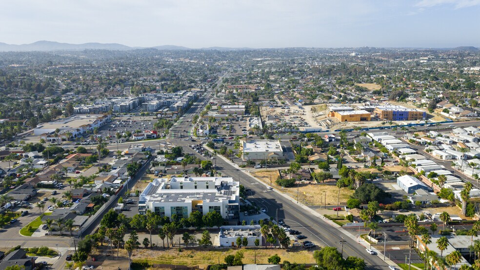 More Photos Of 1565 N Santa Fe Ave, Vista Freestanding For Sale