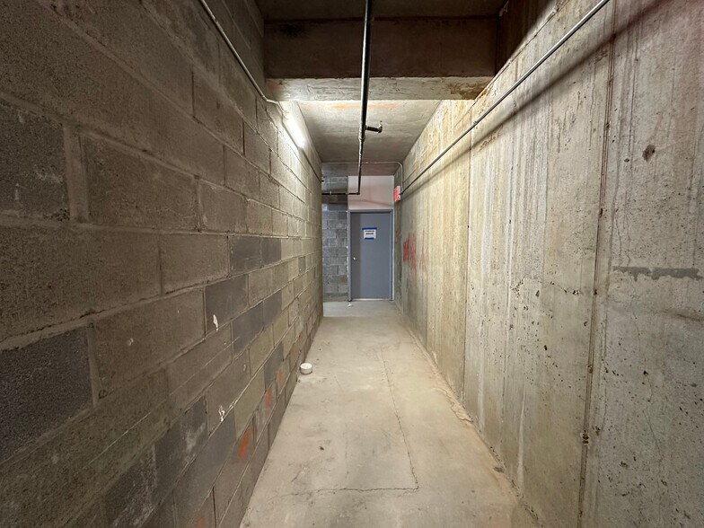 More Photos Of 17 Somers St, Brooklyn Apartments For Lease