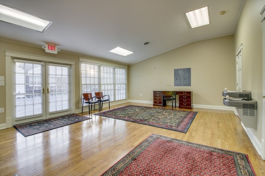 More Photos Of 325 Bridge St, Franklin Office For Sale