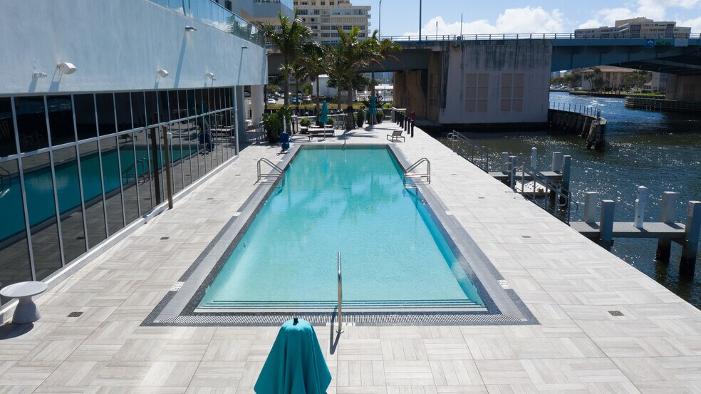 More Photos Of 4010 S Ocean Dr, Hollywood Hotel For Lease