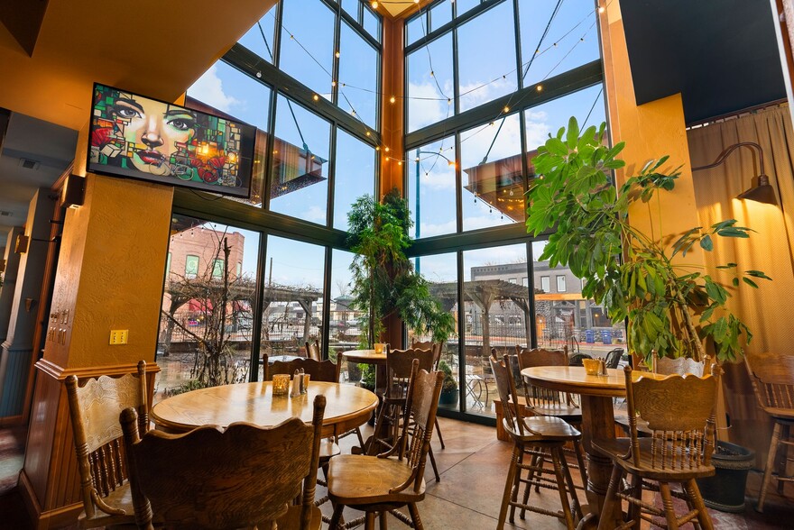 More Photos Of 102 S 1st Ave, Sandpoint Storefront Retail Office For Sale