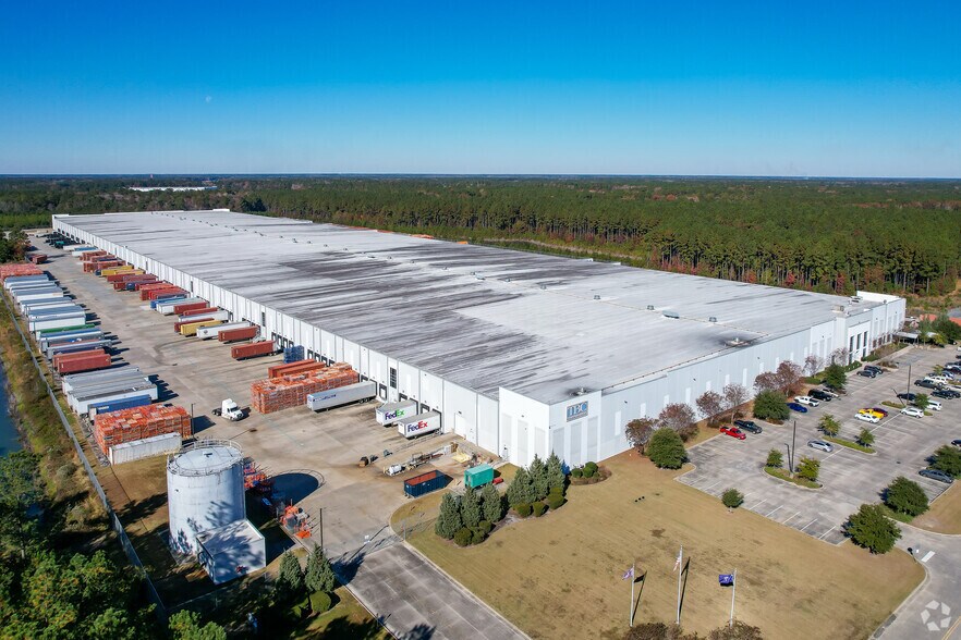 More Photos Of 400 Trade Zone Blvd, Summerville Distribution For Lease