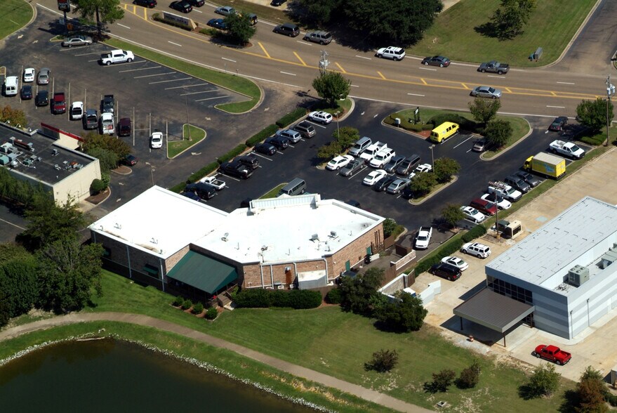 More Photos Of 1065 River Oaks Dr, Flowood Restaurant For Lease