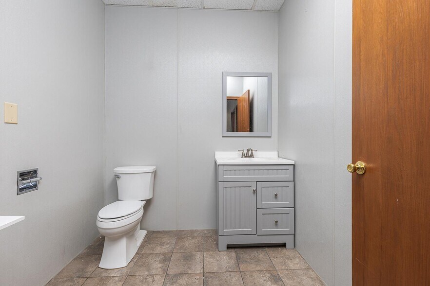 More Photos Of 320 N Johnson St, Kennewick Office For Sale