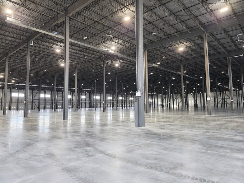 More Photos Of 11 Richardson Dr, St. Albert Warehouse For Lease