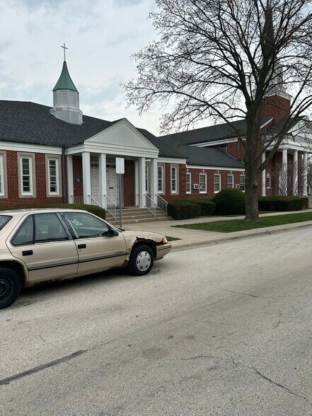 Primary Photo Of 1492 Henry Ave, Des Plaines Religious Facility For Lease