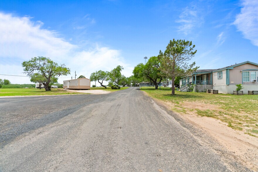 More Photos Of 3117 Highway 281, George West Specialty For Sale
