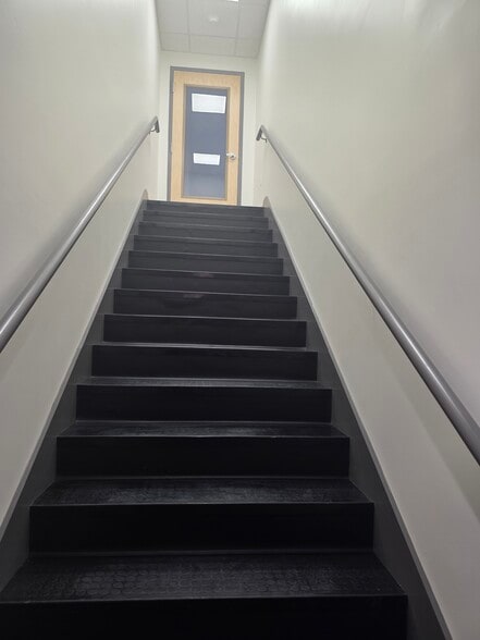More Photos Of 23 Commonwealth Ave, Chestnut Hill Office For Lease