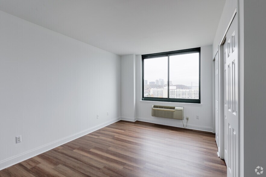 More Photos Of 100 Tower Dr, Edgewater Apartments For Lease