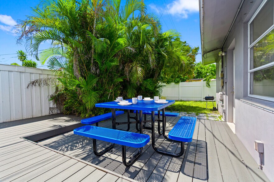 More Photos Of 1520 NE 51st St, Fort Lauderdale Apartments For Sale