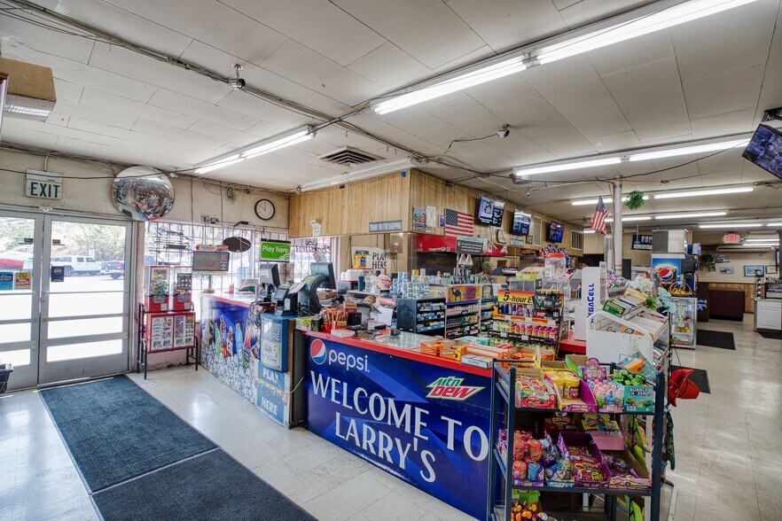 More Photos Of 2414 Main St, Lewiston Convenience Store For Sale