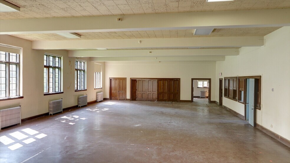 More Photos Of 520 S Main St, Geneva Religious Facility For Sale