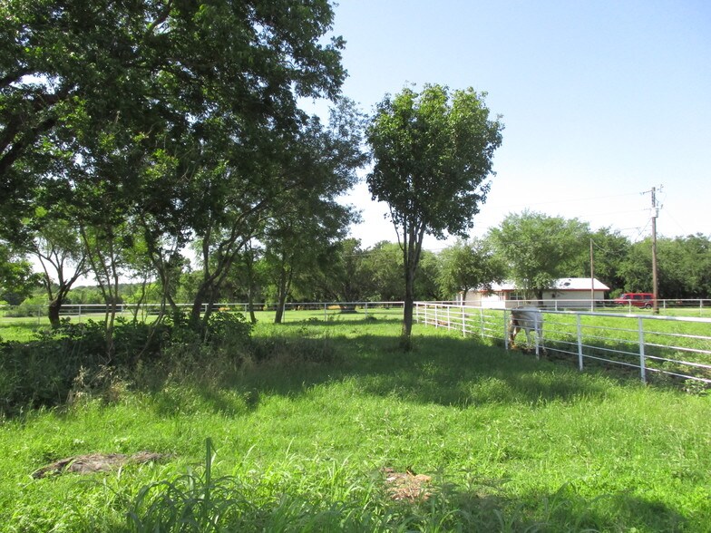 More Photos Of 12724 Lowden Ln, Manchaca Office Residential For Lease