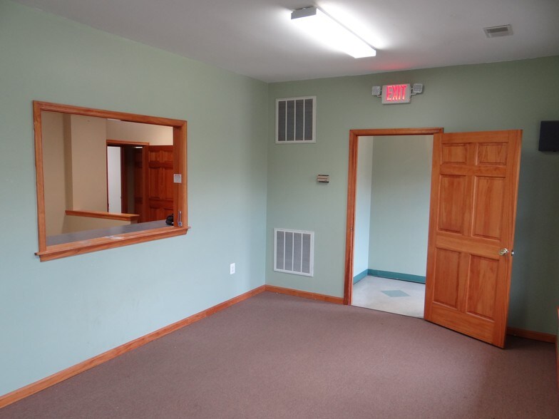 More Photos Of 30537 Potomac Way, Charlotte Hall Office For Lease