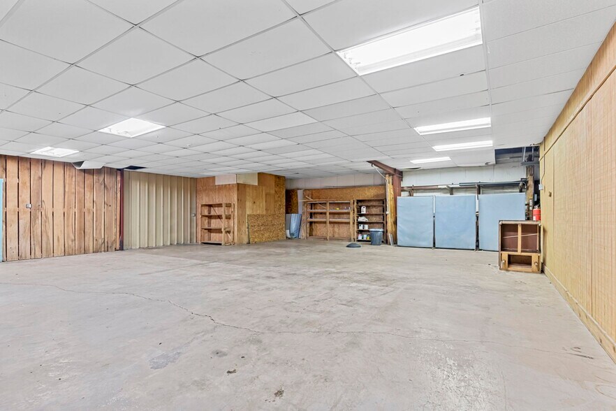 More Photos Of 2929 Clifty Dr, Madison Flex For Sale