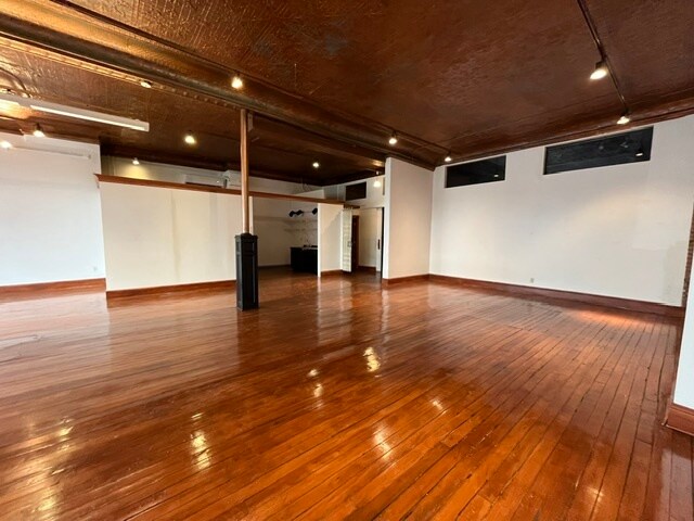 More Photos Of 937-941 7th St W, Saint Paul Storefront Retail Residential For Sale