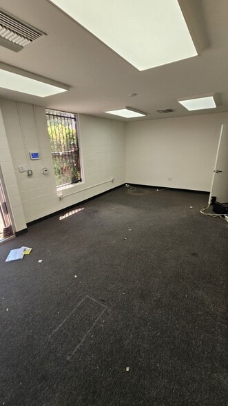 More Photos Of 9410 De Soto Ave, Chatsworth Manufacturing For Lease