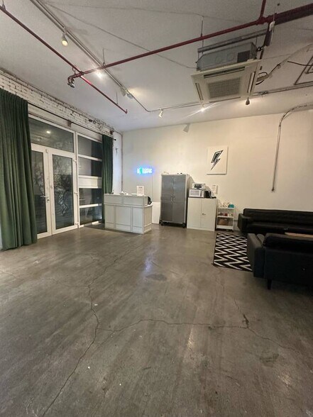 More Photos Of 354 Troutman St, Brooklyn Industrial For Sale