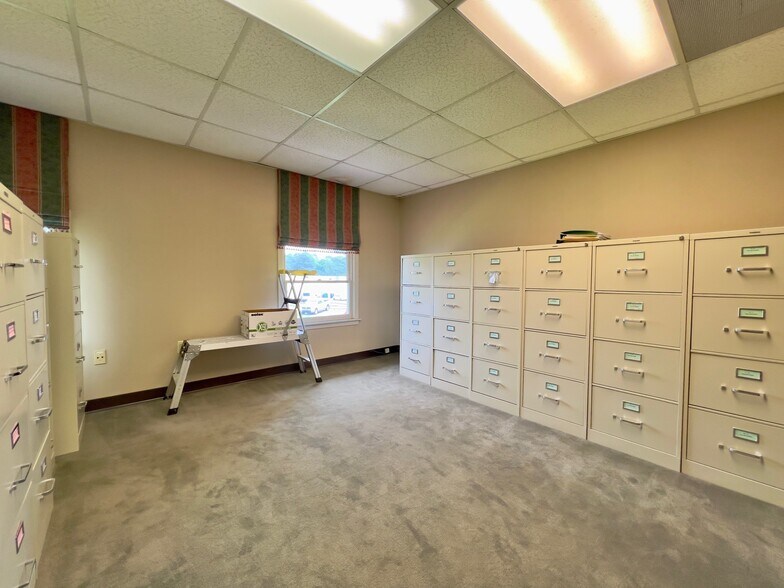 More Photos Of 366 New Byhalia Rd, Collierville Medical For Lease