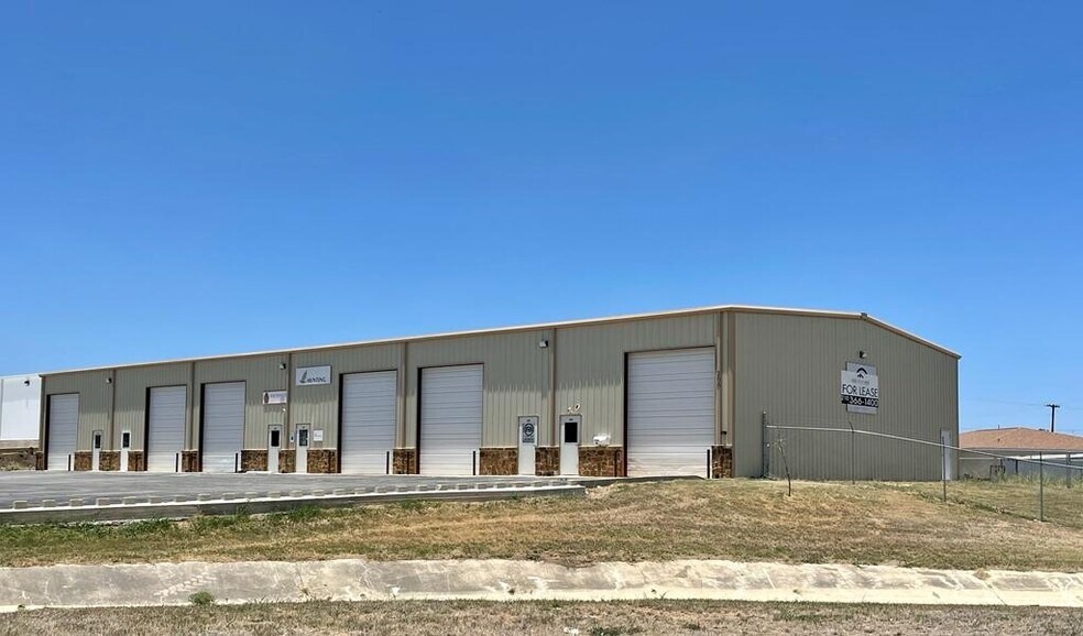 More Photos Of 200 Eurostar Dr, Pleasanton Warehouse For Lease