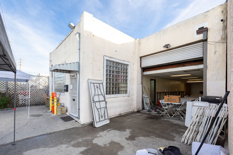 More Photos Of 3646 Fruitland Ave, Maywood Industrial For Sale