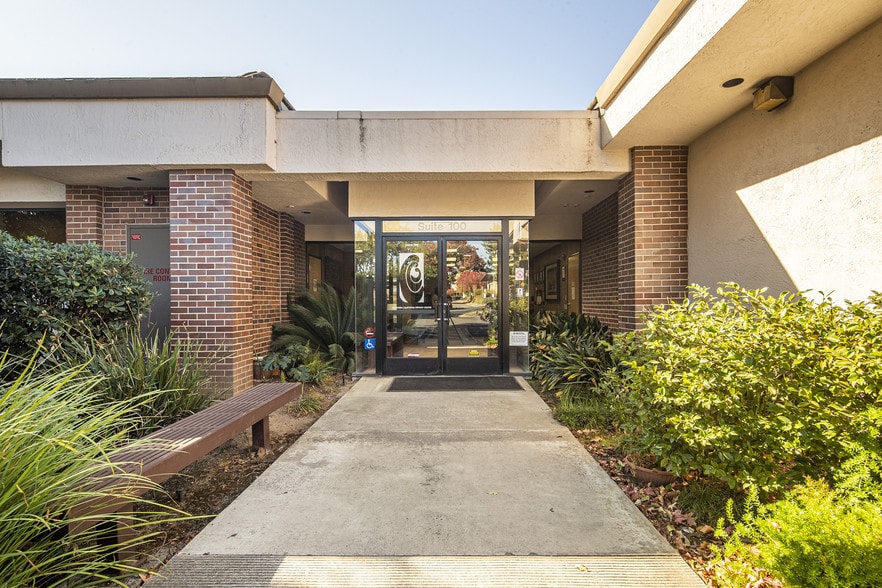 More Photos Of 1130 Conroy Ln, Roseville Medical For Sale