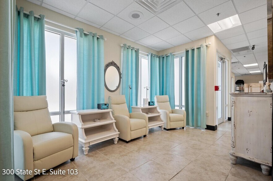 More Photos Of 300 State St E, Oldsmar Office For Lease