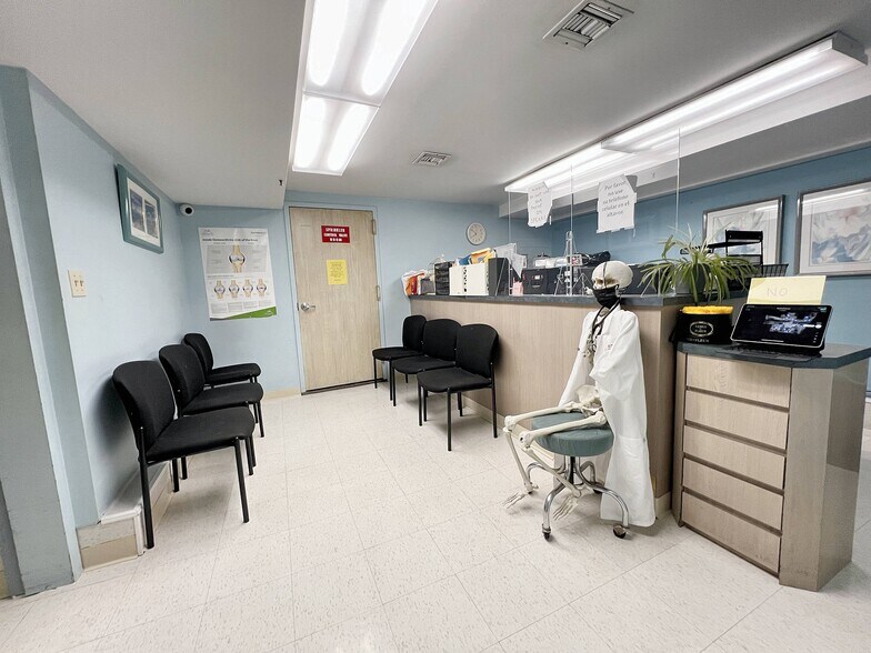 More Photos Of 105-09 Jamaica Ave, Richmond Hill Office For Sale