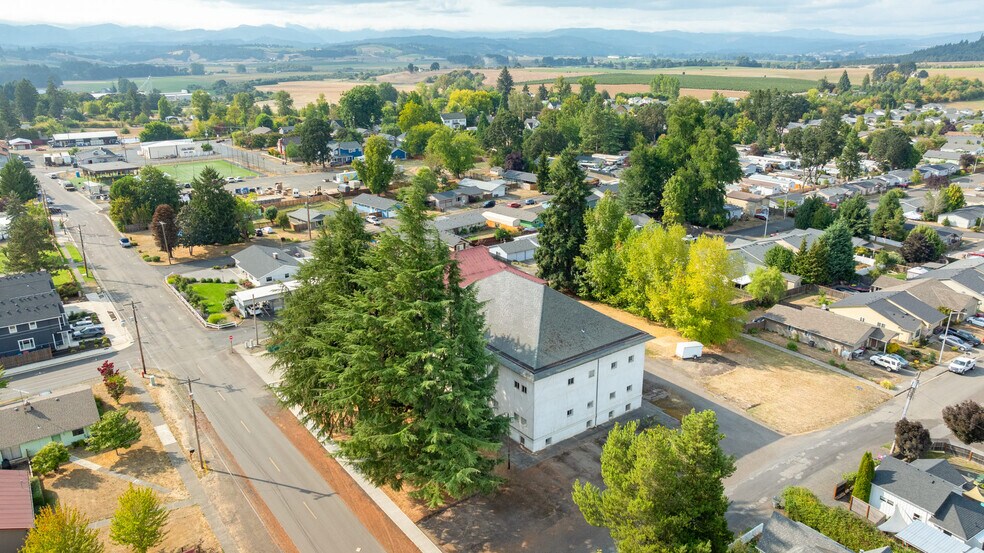 More Photos Of 229 E Monroe St, Carlton Apartments For Sale