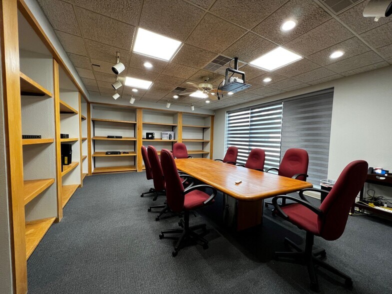 More Photos Of 1455 Lemay Dr, Carrollton Light Distribution For Sale