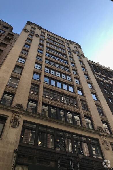 More Photos Of 131 W 35th St, New York Office For Lease