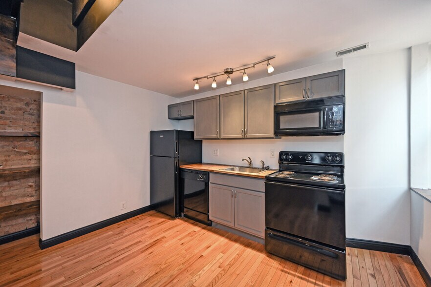 More Photos Of 226 E Clifton Ave, Cincinnati Apartments For Sale