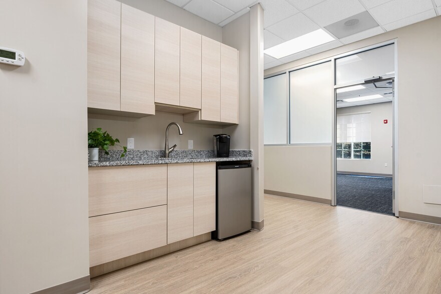 More Photos Of 19720 Jetton Rd, Cornelius Office For Lease